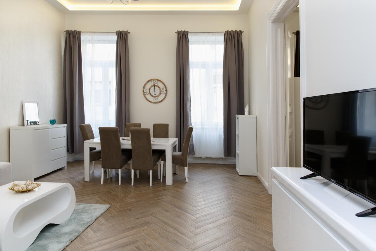 Jenny Luxury Two Bedrooms Apartment. Budapest Bagian luar foto